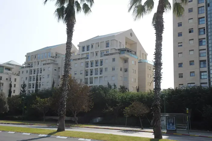 הפנטהאוז של מייקל אורן בתל אביב, ינואר 2015 (ראובן קסטרו) הפנטהאוז של מייקל אורן בתל אביב, ינואר 2015 (ראובן קסטרו)