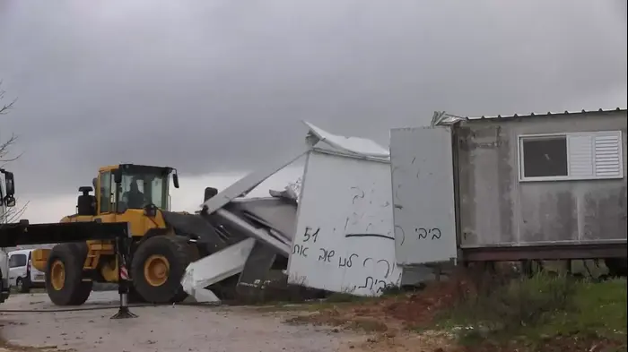 אחרי שנים של דחיות: פונה מאחז מגרון (מור שאולי) אחרי שנים של דחיות: פונה מאחז מגרון (מור שאולי)