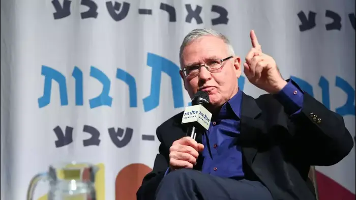 עמוס ידלין: "הבחירות הן בחירה בין מדינה חשוכה לנאורה" (יח"צ) עמוס ידלין: "הבחירות הן בחירה בין מדינה חשוכה לנאורה" (יח"צ)