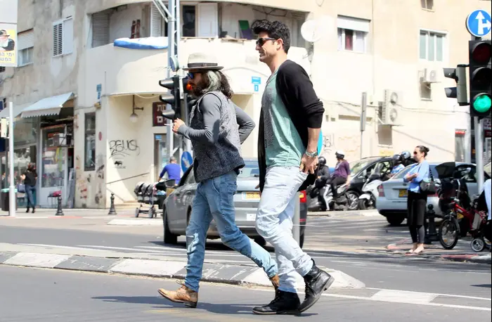 עמוס תמם, ציון ברוך (ראובן שניידר) עמוס תמם, ציון ברוך (ראובן שניידר)