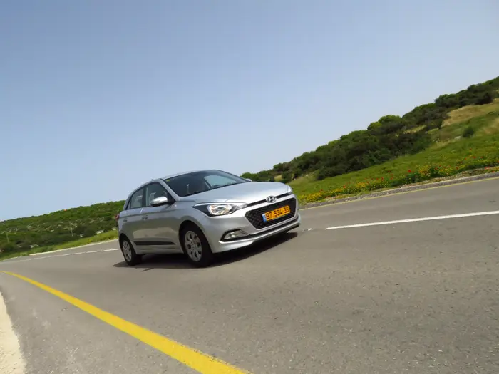 מבחן יונדאי i20 החדשה. אפריל 2015 (קובי ליאני) מבחן יונדאי i20 החדשה. אפריל 2015 (קובי ליאני)