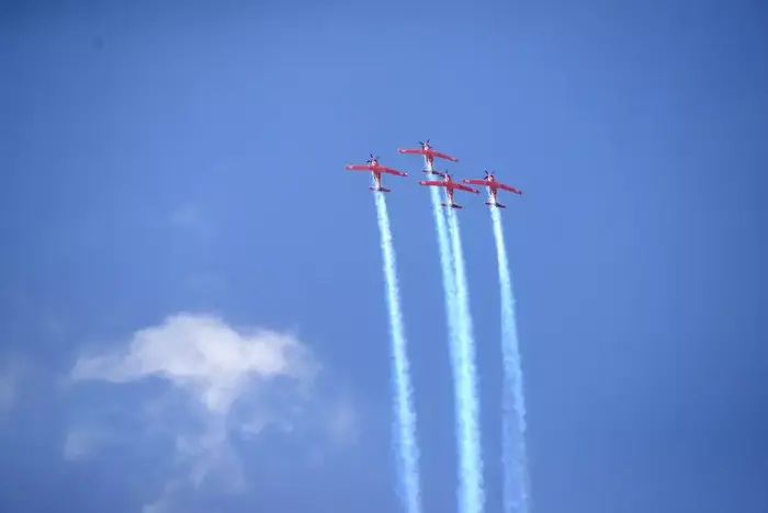 מטס יום העצמאות בשמי ישראל, אפריל 2015 (ראובן קסטרו) מטס יום העצמאות בשמי ישראל, אפריל 2015 (ראובן קסטרו)