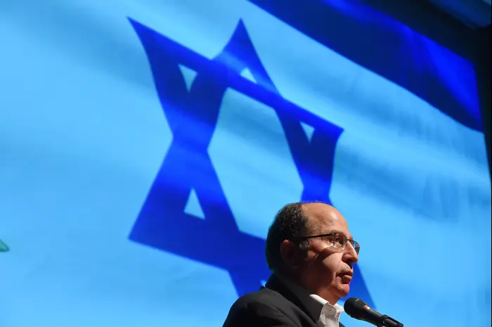 שר הביטחון משה יעלון בקבלת פנים בקריה, אפריל 2015 (משרד הביטחון , אריאל חרמוני) שר הביטחון משה יעלון בקבלת פנים בקריה, אפריל 2015 (משרד הביטחון , אריאל חרמוני)