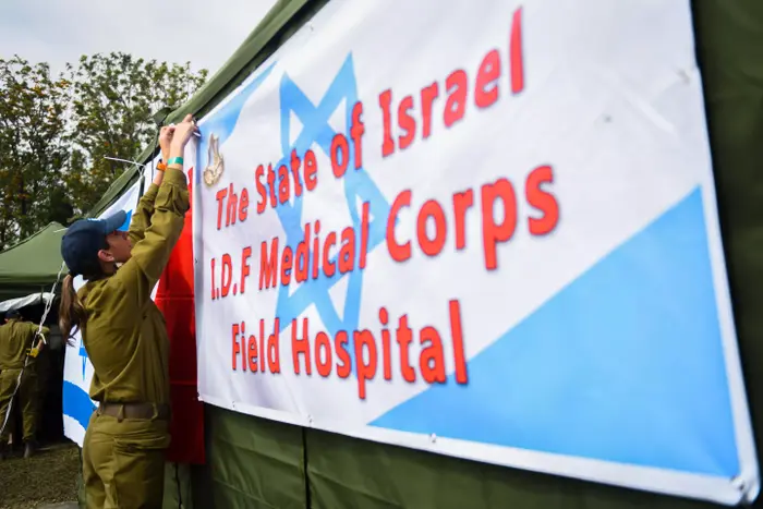 הקמת בית חולים שדה של צה"ל בקטמנדו, נפאל אפריל 2015 (דובר צה"ל) הקמת בית חולים שדה של צה"ל בקטמנדו, נפאל אפריל 2015 (דובר צה"ל)
