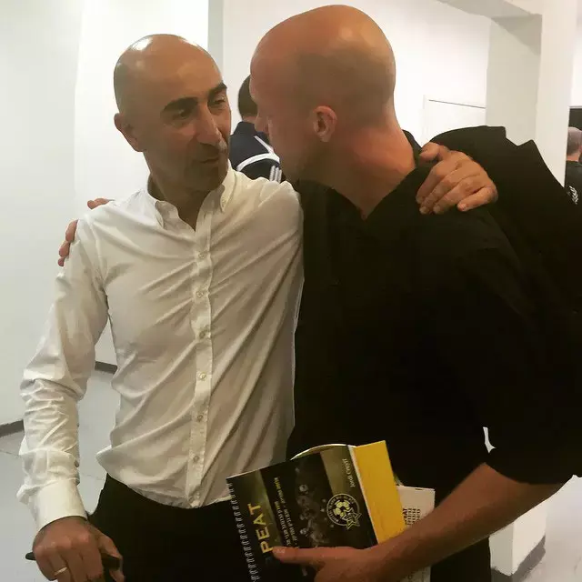 פאקו אייסטרן, ג'ורדי קרויף, מכבי תל אביב (אתר רשמי , אתר מכבי תל אביב בכדורגל) פאקו אייסטרן, ג'ורדי קרויף, מכבי תל אביב (אתר רשמי , אתר מכבי תל אביב בכדורגל)