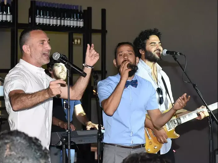 ציון ברוך, שלום מיכאלשווילי (אביב חופי , יח"צ) ציון ברוך, שלום מיכאלשווילי (אביב חופי , יח"צ)