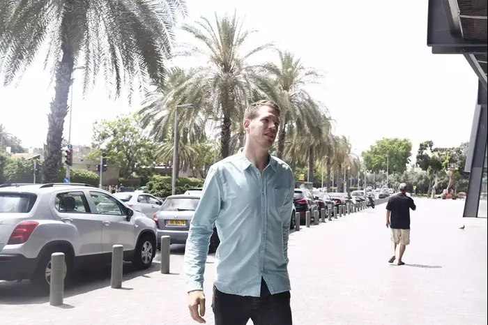 נייט לינהארט מכבי תל אביב (מגד גוזני) נייט לינהארט מכבי תל אביב (מגד גוזני)