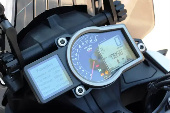 מבחן אופנוע KTM 1290 סופר אדוונצ'ר. יוני 2015 (קובי ליאני) מבחן אופנוע KTM 1290 סופר אדוונצ'ר. יוני 2015 (קובי ליאני)