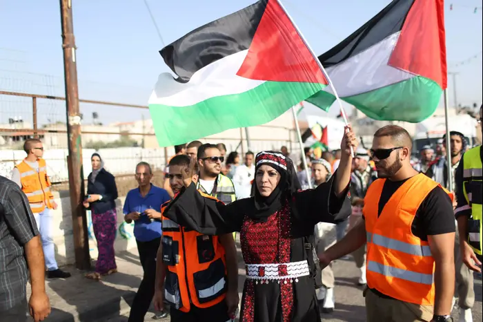 עצרת זיכרון של מוחמד אבו חדיר מול ביתו, שועפאט, 2 ביולי 2015 (נועם מושקוביץ) עצרת זיכרון של מוחמד אבו חדיר מול ביתו, שועפאט, 2 ביולי 2015 (נועם מושקוביץ)