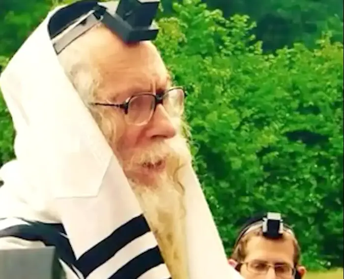 הרב הנמלט, אליעזר ברלנד, המבוקש לחקירה בישראל, במסר לתלמידיו: "האדם צריך להיות בתנועה" (ספק 500)