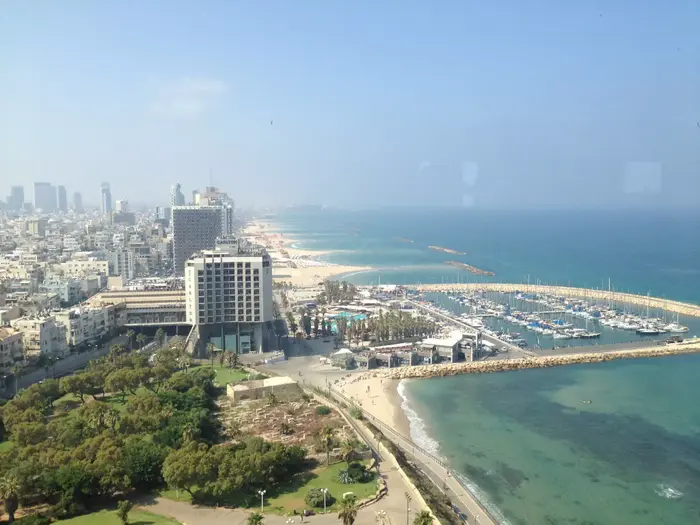 מלון הילטון (מערכת וואלה! , ליהי שורש)