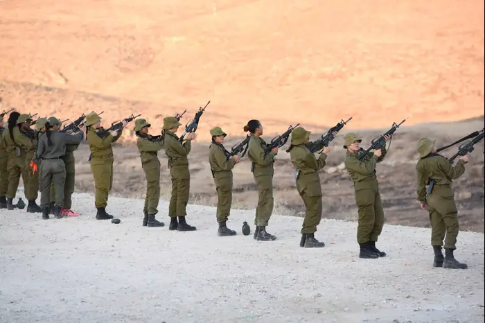 לוחמות מג"ב, 2015 (ראובן קסטרו) לוחמות מג"ב, 2015 (ראובן קסטרו)