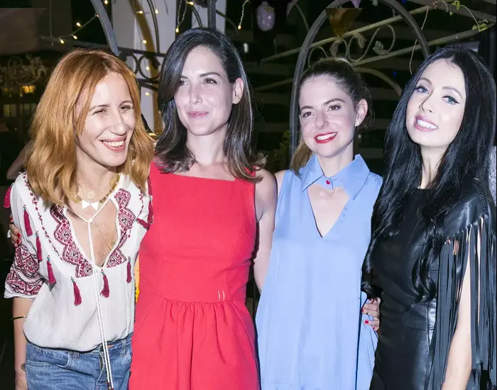 כתבת בנות סלבס (יח"צ , ערן לם) כתבת בנות סלבס (יח"צ , ערן לם)