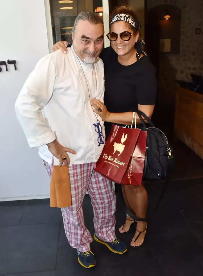 שאול ואורית בן אדרת (יח"צ , שלומי צ'יקונה) שאול ואורית בן אדרת (יח"צ , שלומי צ'יקונה)