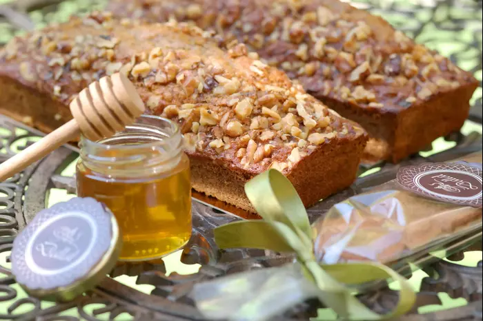 עוגת דבש בדלאל (יח"צ , צילום: מאיר כהן) עוגת דבש בדלאל (יח"צ , צילום: מאיר כהן)