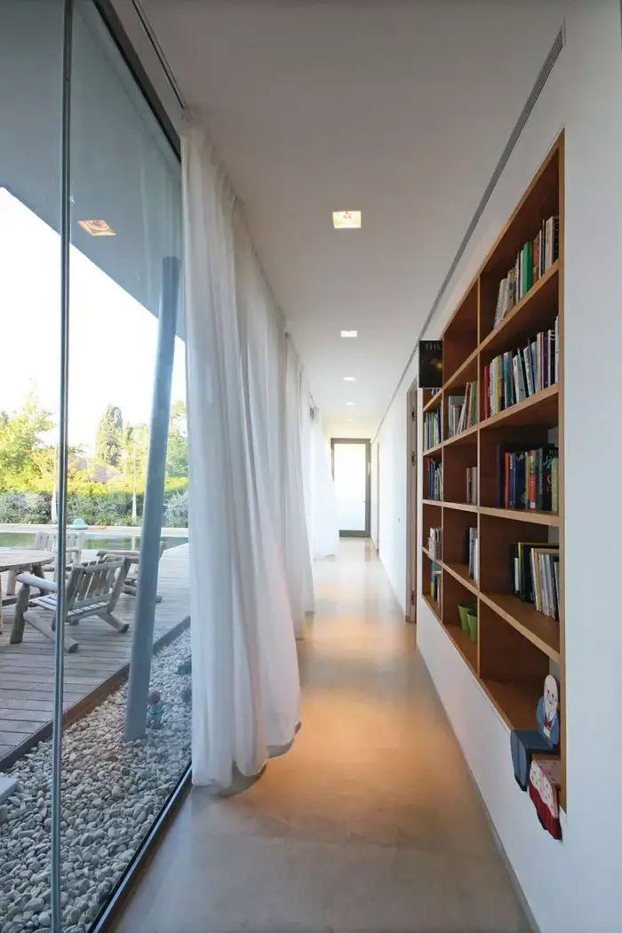 בית במושב בשרון; אדריכלות: יעקב פרץ סטודיו P2 (בנין ודיור , רועי פרץ) בית במושב בשרון; אדריכלות: יעקב פרץ סטודיו P2 (בנין ודיור , רועי פרץ)