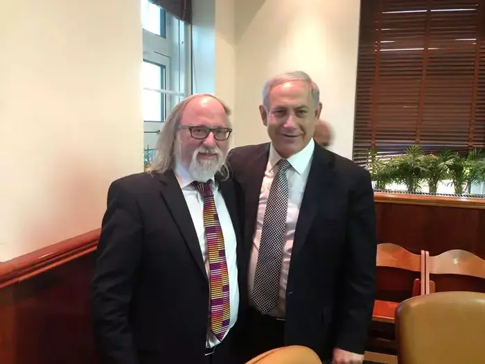 חיים שיין ובנימין נתניהו (צילום מסך , עמוד הפיסבוק של חיים שיין)