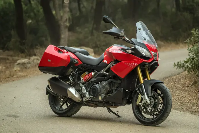 מבחן אופנוע אפריליה קאפונורד 1200 (ערן גילווארג) מבחן אופנוע אפריליה קאפונורד 1200 (ערן גילווארג)