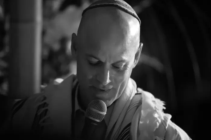 קבלת שבת עם הרב ניר ברקין (יח"צ , באדיבות ליאת אריאב) קבלת שבת עם הרב ניר ברקין (יח"צ , באדיבות ליאת אריאב)