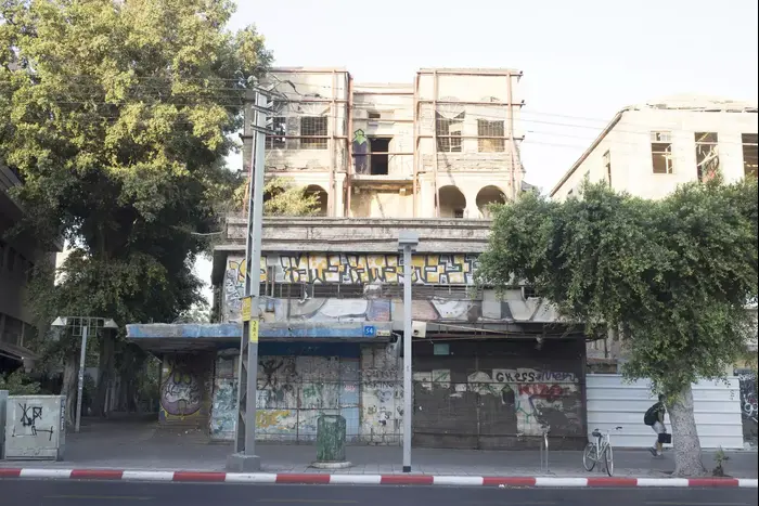 אלנבי 54, תל אביב (ניב אהרונסון) אלנבי 54, תל אביב (ניב אהרונסון)