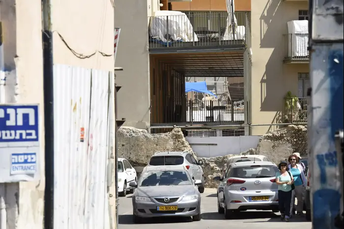 מבנה ברחוב יהודה מרגוזה (ראובן קסטרו) מבנה ברחוב יהודה מרגוזה (ראובן קסטרו)
