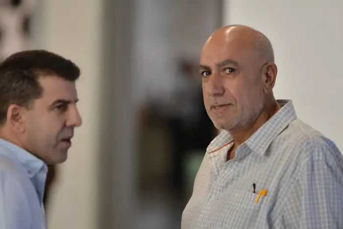 ניצב בדימוס ניסו שחם, בית משפט השלום תל אביב, 7 באוקטובר 2015 (ניב אהרונסון) ניצב בדימוס ניסו שחם, בית משפט השלום תל אביב, 7 באוקטובר 2015 (ניב אהרונסון)