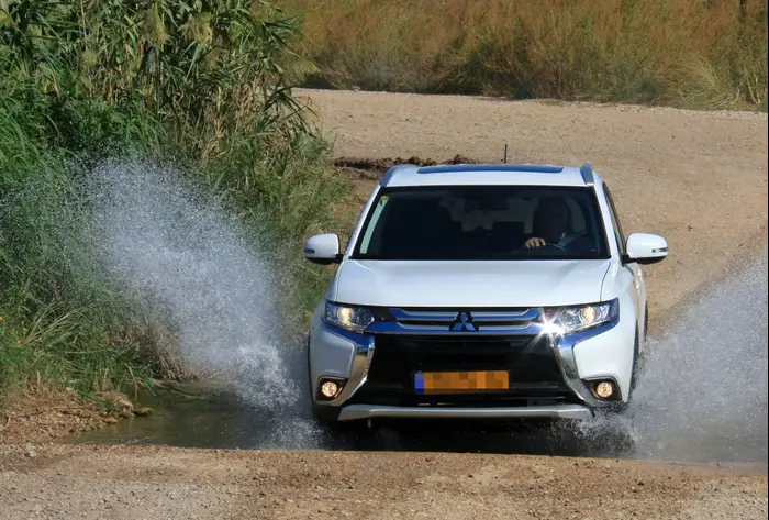 מבחן מיצובישי אאאוטלנדר (מערכת וואלה! NEWS , רמי גלבוע)