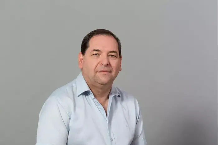עו"ד דן יקיר (יח"צ , אסף פינצוק) עו"ד דן יקיר (יח"צ , אסף פינצוק)