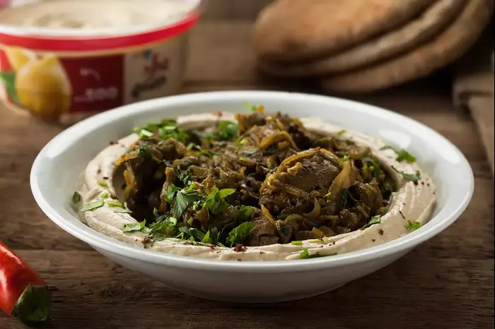 חומוס עם כבדי עוף (אפיק גבאי) חומוס עם כבדי עוף (אפיק גבאי)