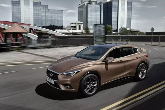 אינפיניטי Q30 במבחן (אתר יצרן) אינפיניטי Q30 במבחן (אתר יצרן)