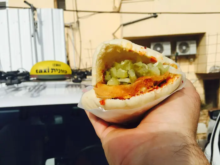 בולי בוריקה בפיתה (קובי רובין) בולי בוריקה בפיתה (קובי רובין)