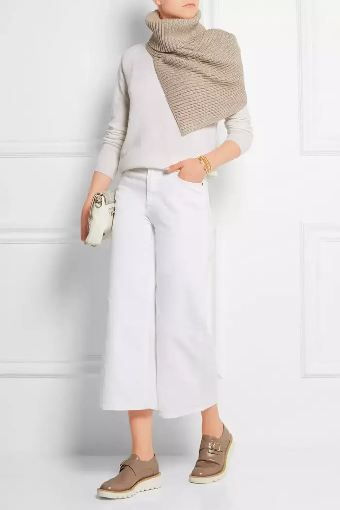 צעיף של סטלה מקארטני ל net a porter, 221 ליש"ט (אתר רשמי , net a porter) צעיף של סטלה מקארטני ל net a porter, 221 ליש"ט (אתר רשמי , net a porter)