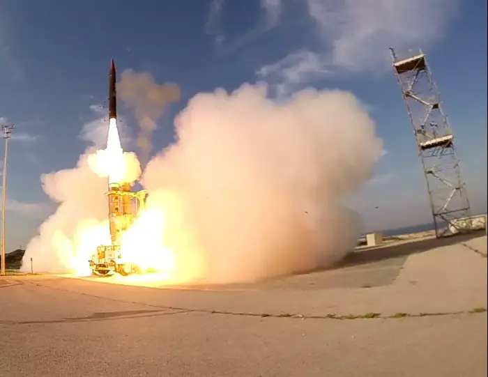 ניסוי יירוט במיירט חץ 3, 10 דצמבר 2015 (משרד הביטחון) ניסוי יירוט במיירט חץ 3, 10 דצמבר 2015 (משרד הביטחון)