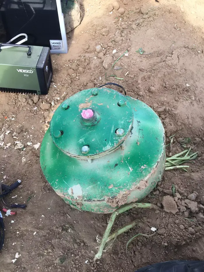 מטענים שגילה כוח צה"ל בגבול רצועת עזה. 18 בדצמבר 2015. (דובר צה"ל) מטענים שגילה כוח צה"ל בגבול רצועת עזה. 18 בדצמבר 2015. (דובר צה"ל)