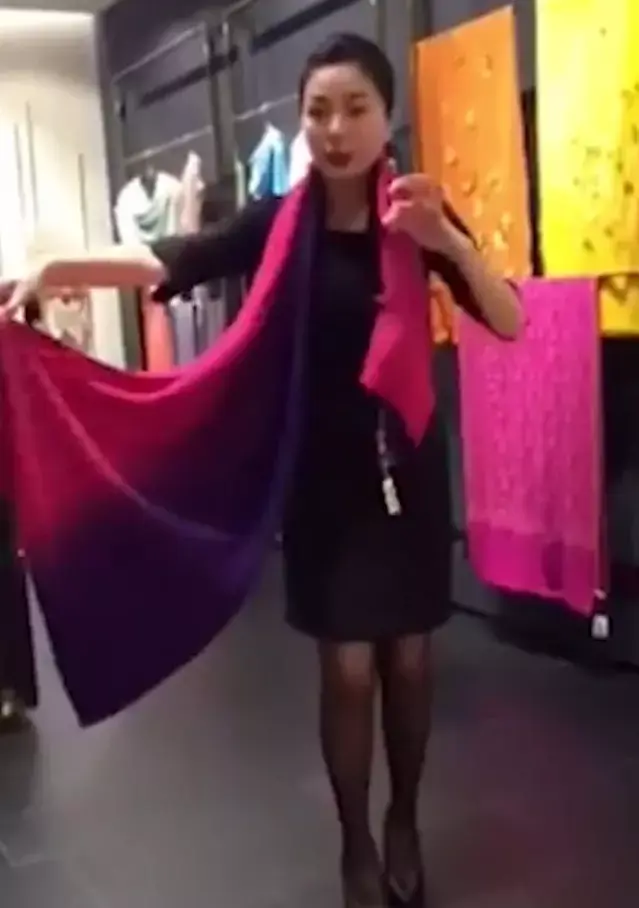 דרכים ללבישת צעיף (צילום מסך) דרכים ללבישת צעיף (צילום מסך)