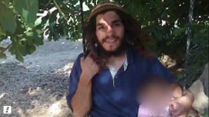 הוריו של הנאשם המרכזי ברצח משפחת דוואבשה: "עבר התעללות בחקירה, מאמינים בחפותו" (ספק 500) הוריו של הנאשם המרכזי ברצח משפחת דוואבשה: "עבר התעללות בחקירה, מאמינים בחפותו" (ספק 500)