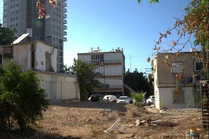 פינוי בינוי ברמת גן (ניב אהרונסון) פינוי בינוי ברמת גן (ניב אהרונסון)