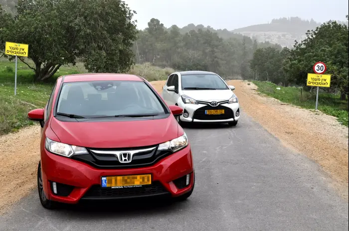 הונדה ג'אז נגד טויוטה יאריס (ניר בן טובים , ניר בן-טובים) הונדה ג'אז נגד טויוטה יאריס (ניר בן טובים , ניר בן-טובים)