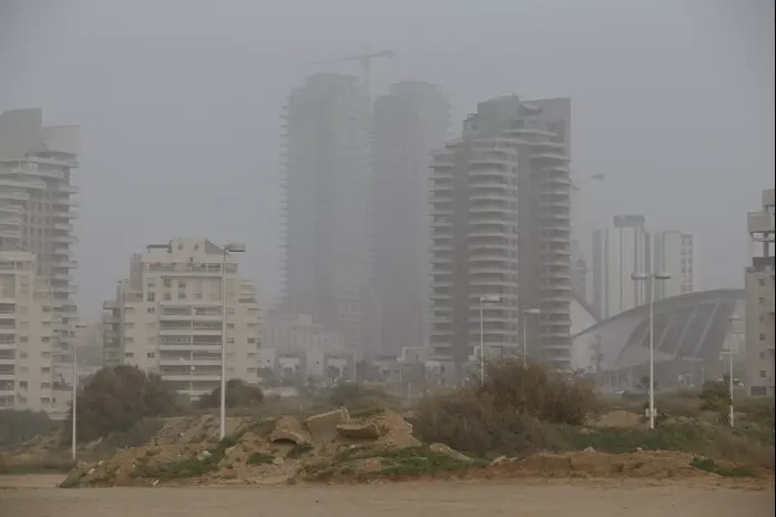 אובך באשדוד. 18 בינואר 2016 (לירון מולדובן )