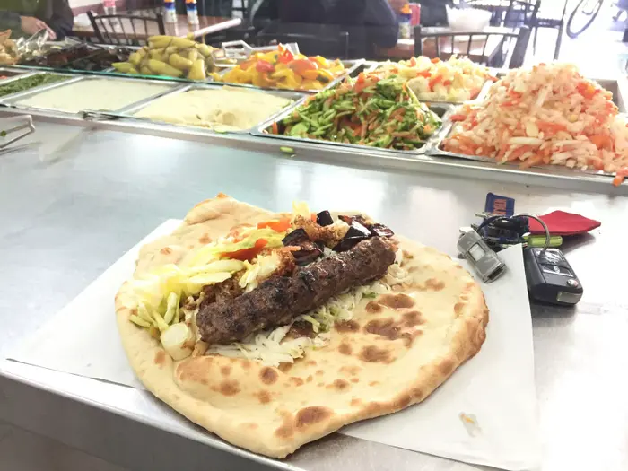 המונה טועם: עדל קבב, שכונת התקווה (קובי רובין) המונה טועם: עדל קבב, שכונת התקווה (קובי רובין)