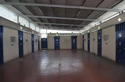 בית סוהר עופר, בכביש 443 בין ירושלים למודיעין (אתר רשמי) בית סוהר עופר, בכביש 443 בין ירושלים למודיעין (אתר רשמי)