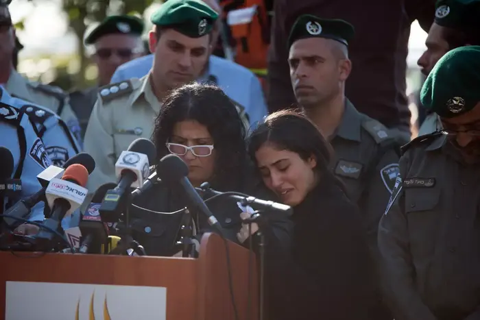 הלווית הדר כהן, בית העלמין הצבאי יהוד. 4 בפברואר 2016 (ניב אהרונסון) הלווית הדר כהן, בית העלמין הצבאי יהוד. 4 בפברואר 2016 (ניב אהרונסון)