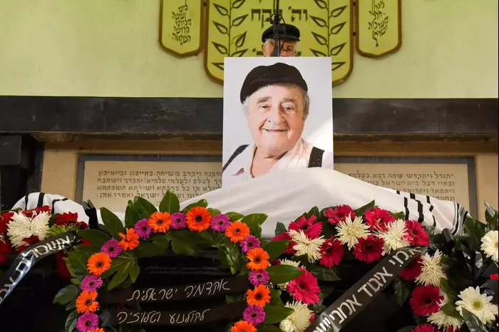 טקס ההלוויה של יעקב בן סירא (ראובן קסטרו) טקס ההלוויה של יעקב בן סירא (ראובן קסטרו)