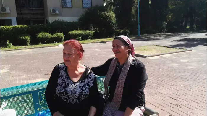 ג'נט ויונית תושבות רמלה אייטם ירקצי בעקבות הדקירה (באדיבות המצולמים) ג'נט ויונית תושבות רמלה אייטם ירקצי בעקבות הדקירה (באדיבות המצולמים)