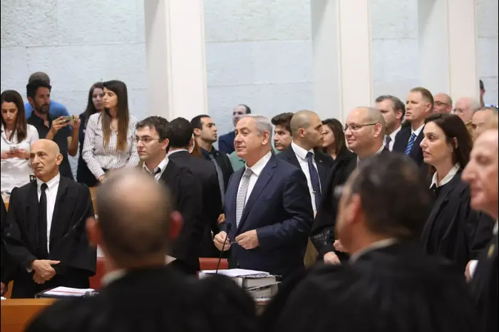 בנימין נתניהו בדיון על מתווה הגז, בית המשפט העליון, 14 בפברואר 2016 (פול צלמים , גיל יוחנן) בנימין נתניהו בדיון על מתווה הגז, בית המשפט העליון, 14 בפברואר 2016 (פול צלמים , גיל יוחנן)