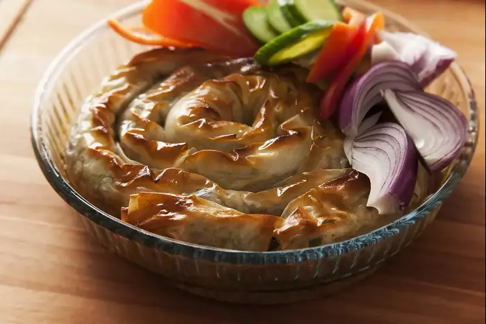 בצק פילו במילוי עוף מפורק (יח"צ , אפיק גבאי) בצק פילו במילוי עוף מפורק (יח"צ , אפיק גבאי)
