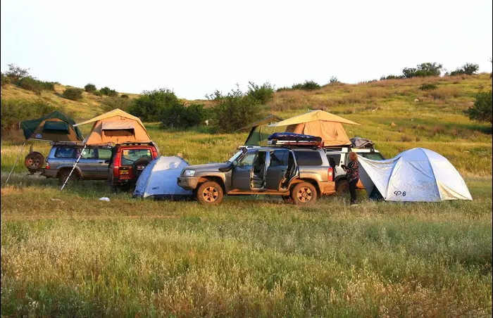 אוהלים בשטח לרכבי 4x4 (ניר בן טובים , רמי גלבוע) אוהלים בשטח לרכבי 4x4 (ניר בן טובים , רמי גלבוע)