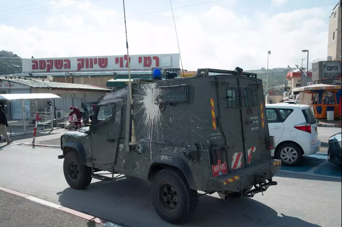 אבטחה בכניסה לסניף רמי לוי, אזור תעשייה שער בנימין. 23 בפברואר 2016 (יואב דודקביץ') אבטחה בכניסה לסניף רמי לוי, אזור תעשייה שער בנימין. 23 בפברואר 2016 (יואב דודקביץ')