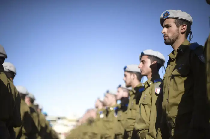 טקס סיום קורס קצינים אחוד מחזור 44, בה"ד 1. פברואר 2016 (דובר צה"ל) טקס סיום קורס קצינים אחוד מחזור 44, בה"ד 1. פברואר 2016 (דובר צה"ל)