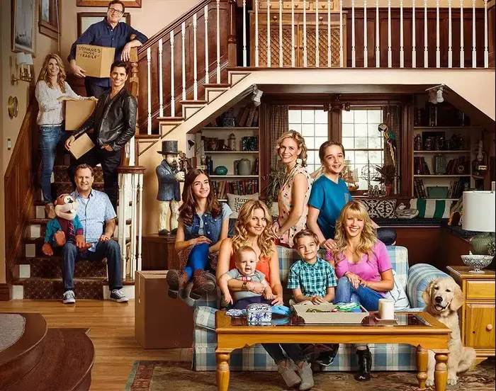 Fuller House, צער גידול בנות 2016 (יח"צ) Fuller House, צער גידול בנות 2016 (יח"צ)